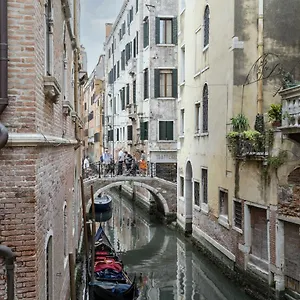 Appartement Gondola Luxury - Campo Santi Filippo E Giacomo By Wonderful Italy, Venise